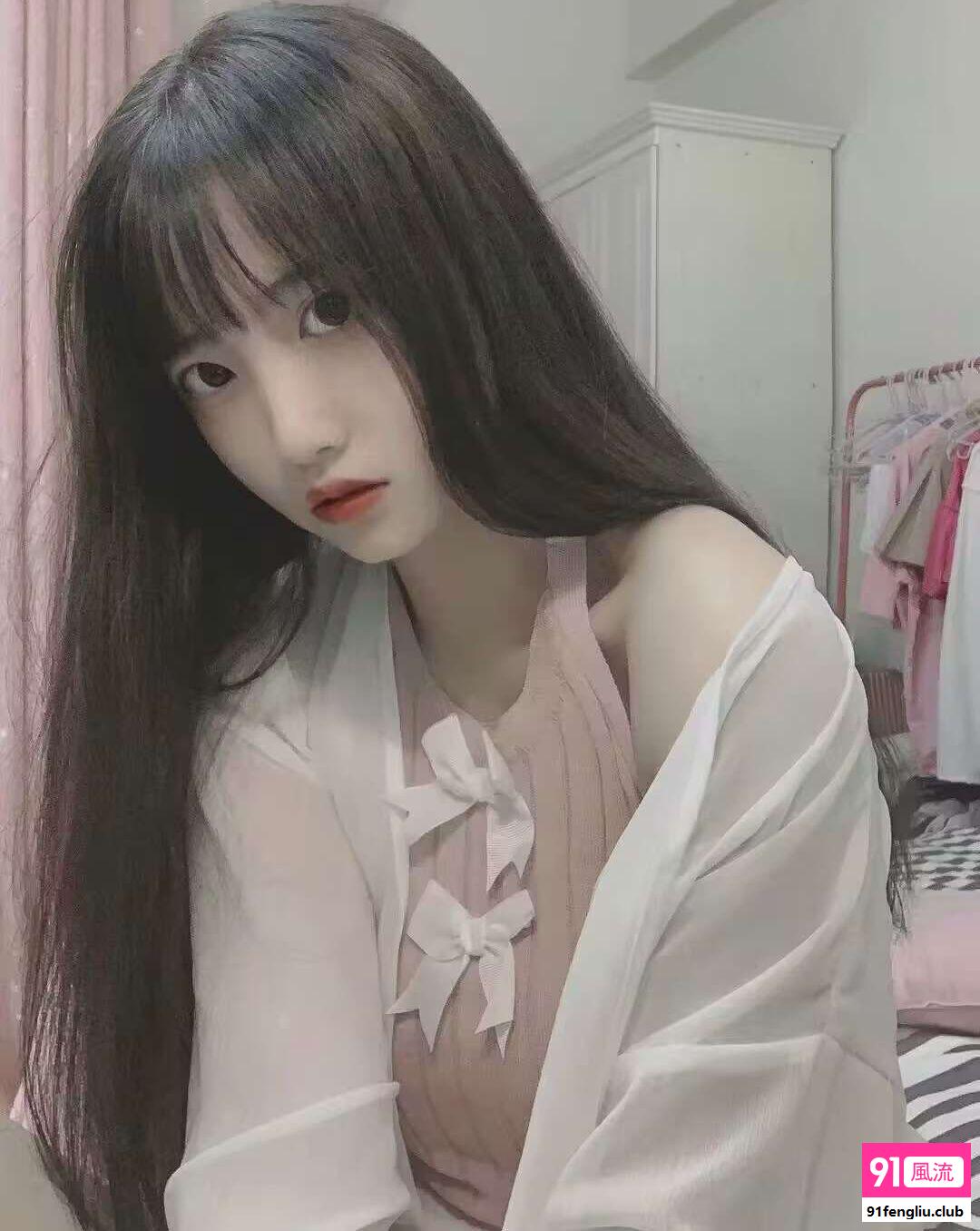 巨乳白虎萝莉妹有楼兼职外出